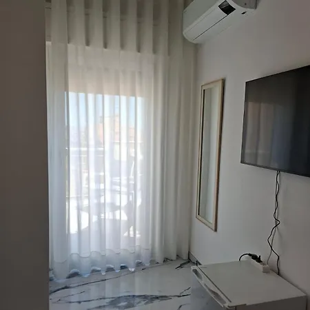 Zefiro Guest house 4*